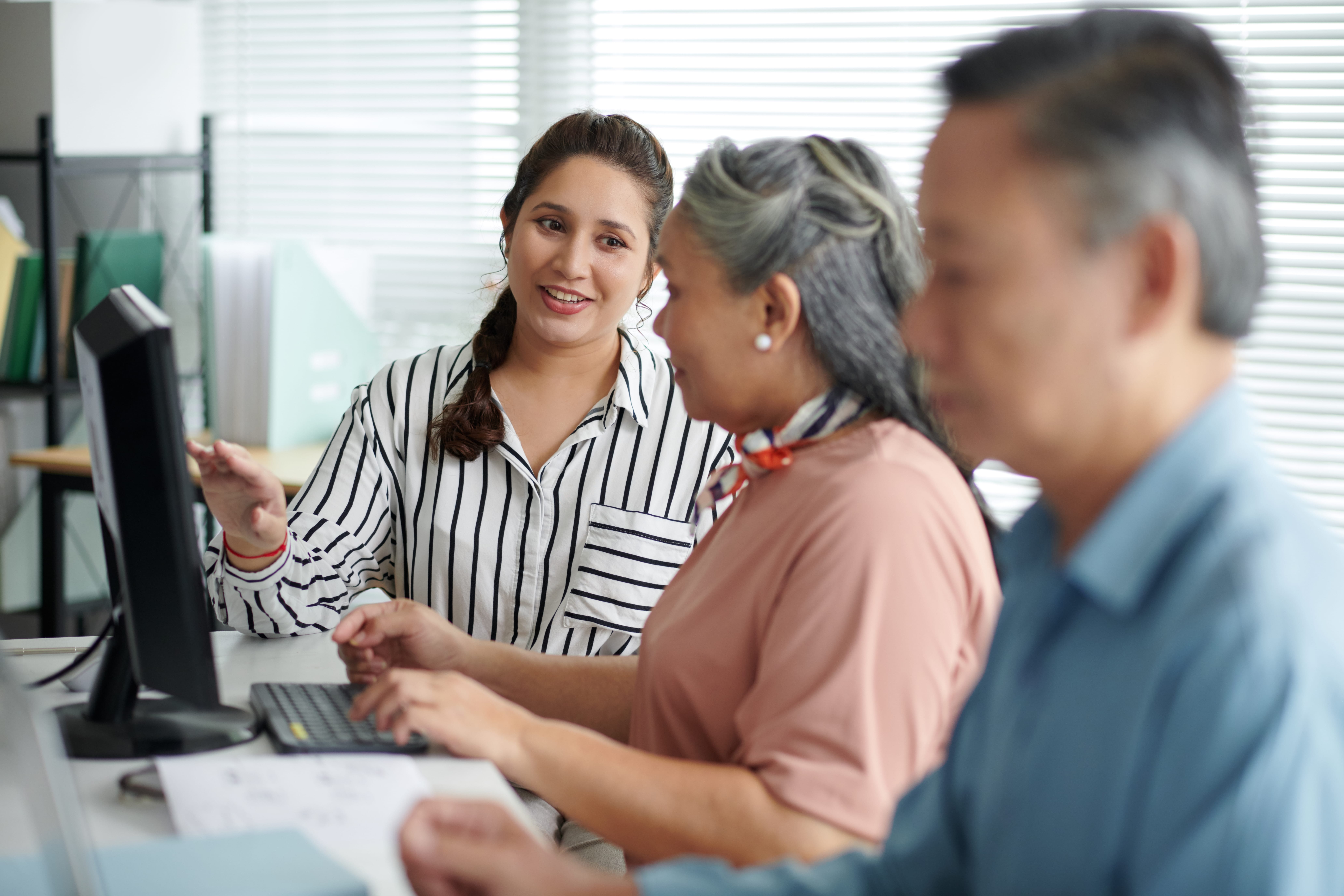 Helping Seniors Learn Computer Skills Helping Seniors Learn Computer Skills